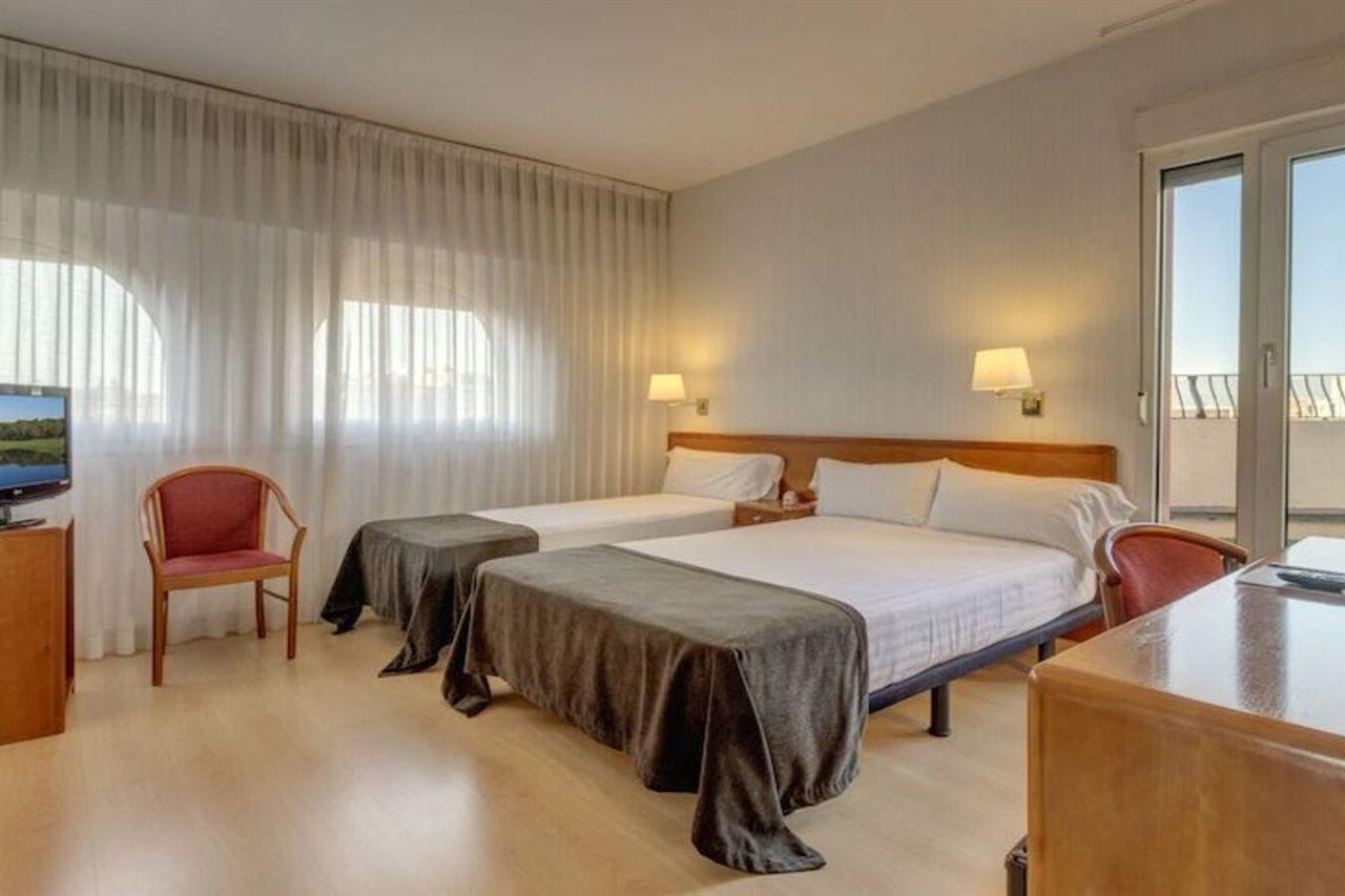 Hotel Ultonia Girona Luaran gambar