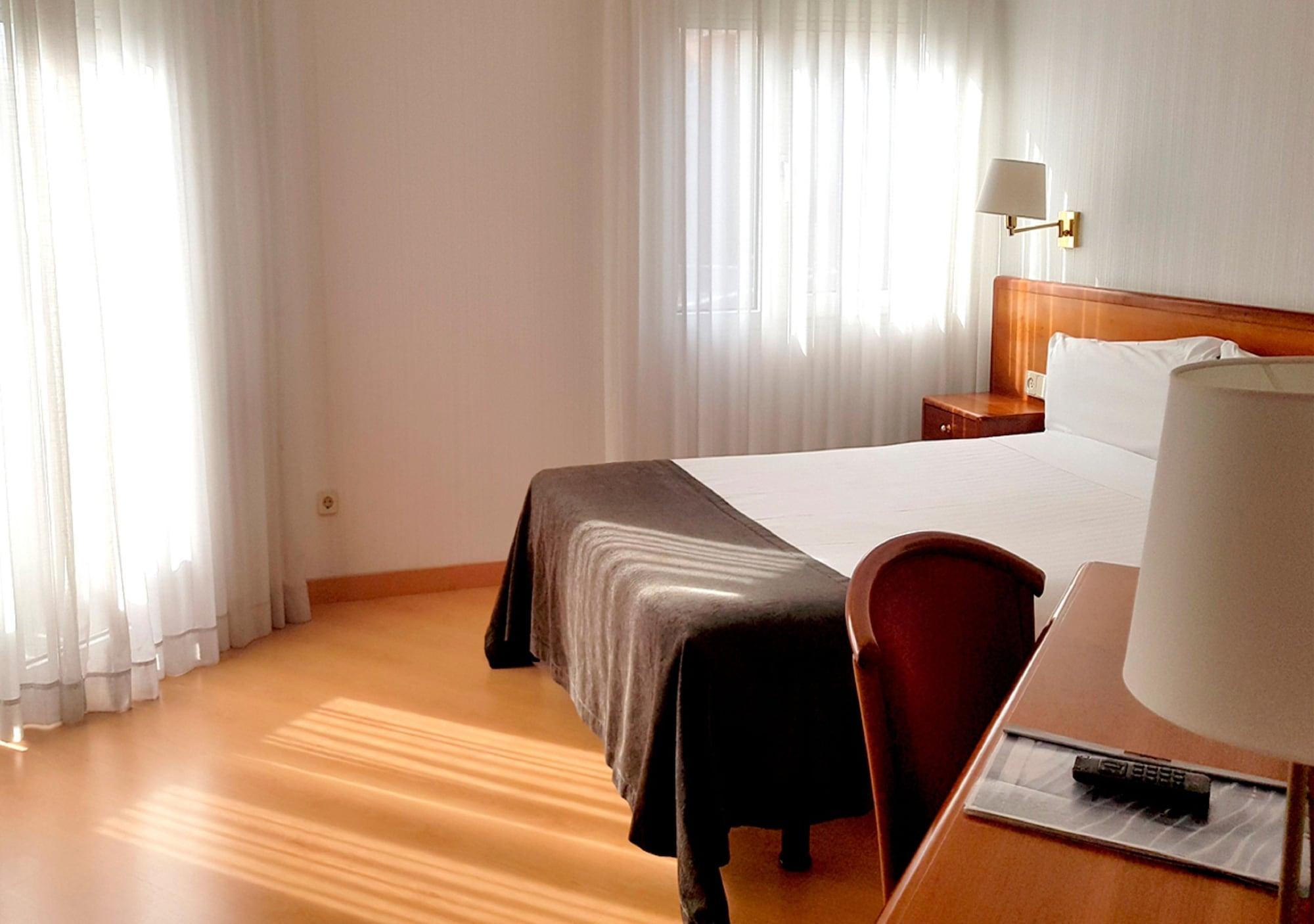 Hotel Ultonia Girona Luaran gambar