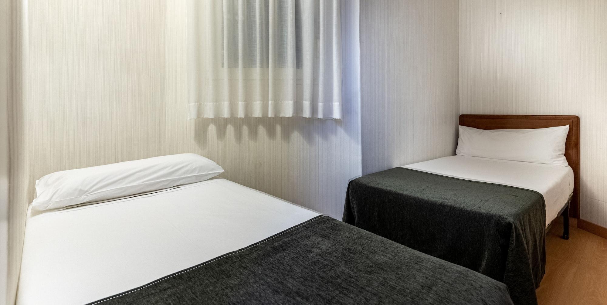 Hotel Ultonia Girona Luaran gambar