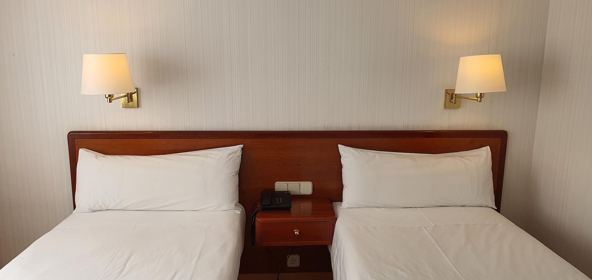 Hotel Ultonia Girona Luaran gambar