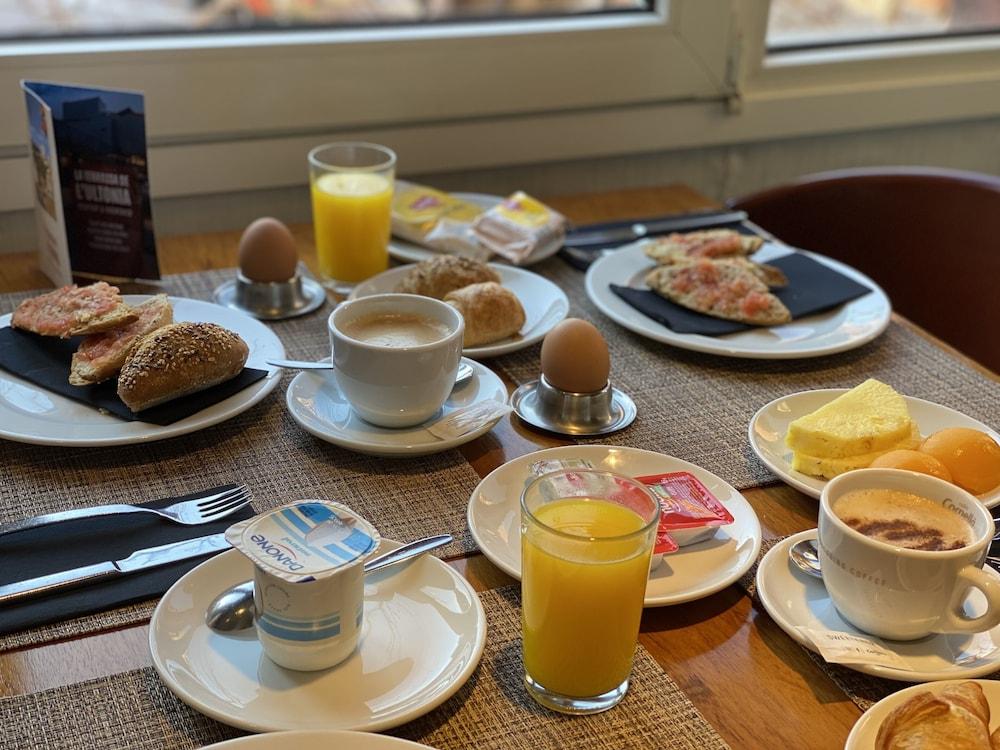 Hotel Ultonia Girona Luaran gambar